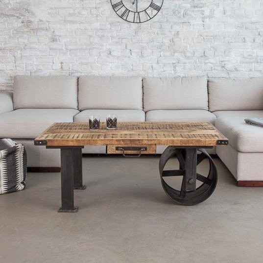 Table basse industrielle à roue carbone