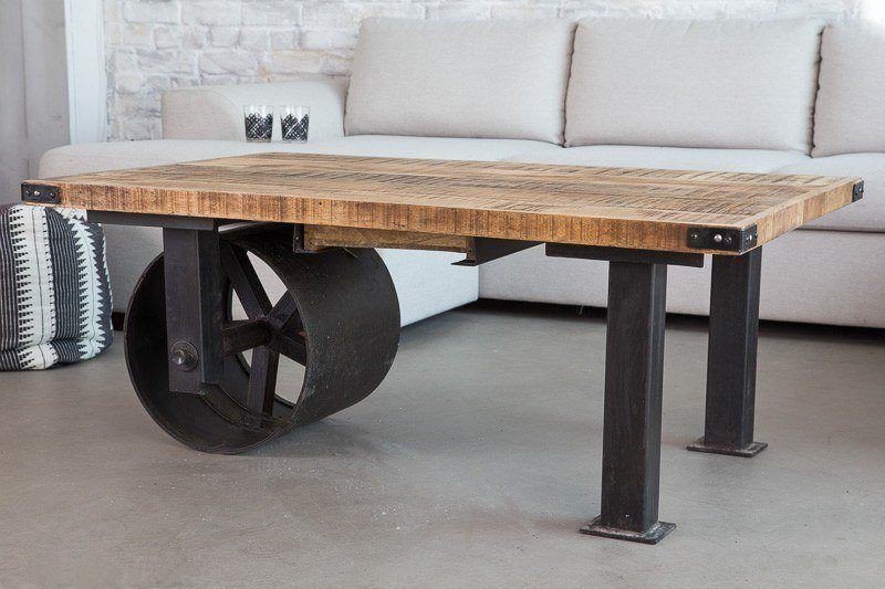 Table basse industrielle à roue carbone