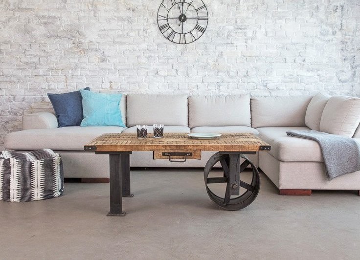 Table basse industrielle à roue carbone
