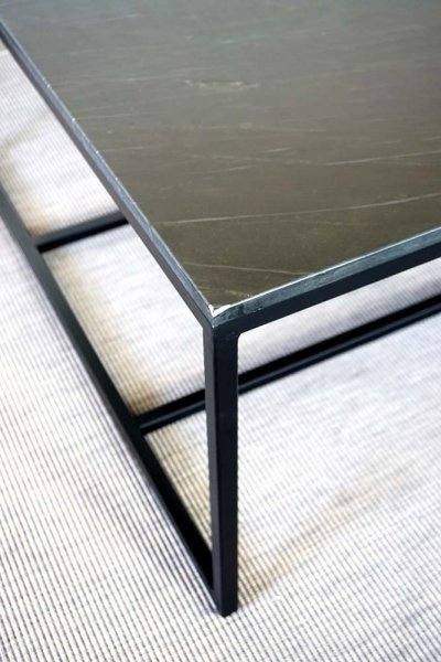 Table basse carrée en marbre noir - Oslo