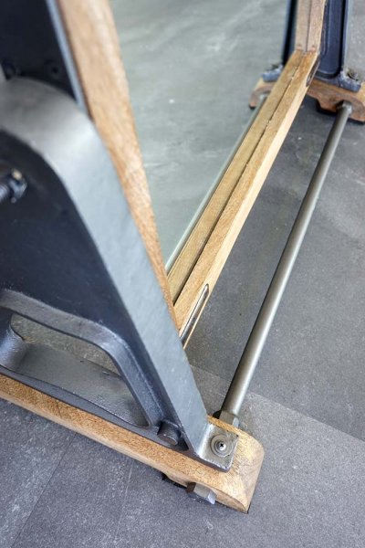 Miroir sur pied avec cadre en bois