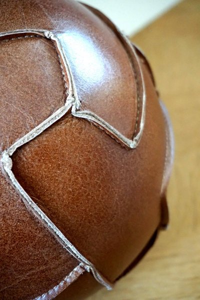 Ballon de football en cuir vintage