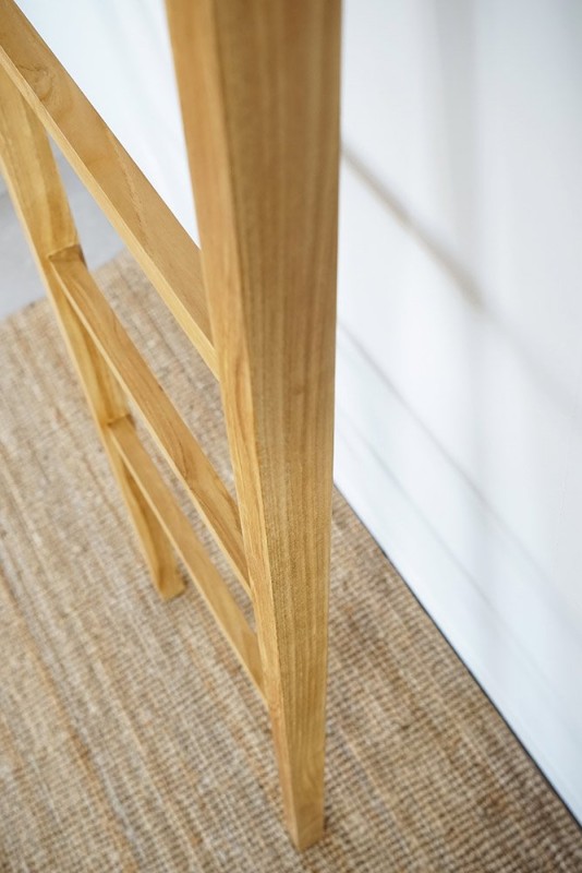 Échelle porte serviette en bois de teck 180 cm