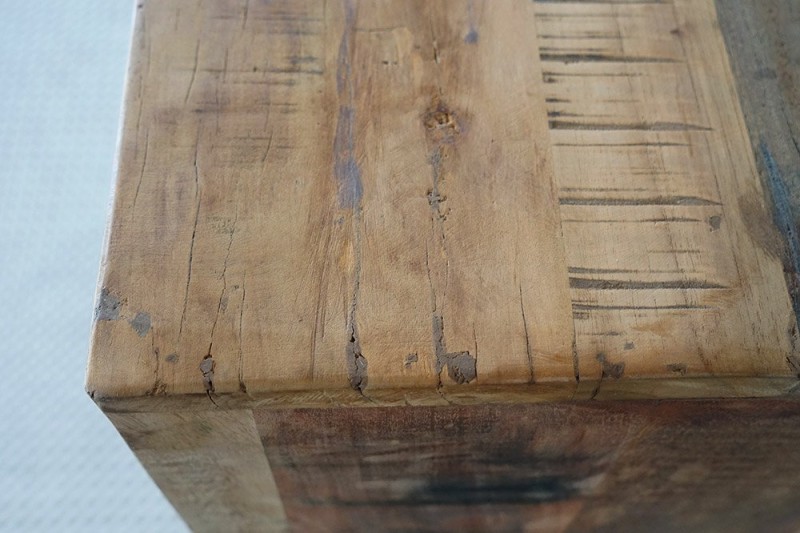 Meuble de rangement en bois massif recyclé