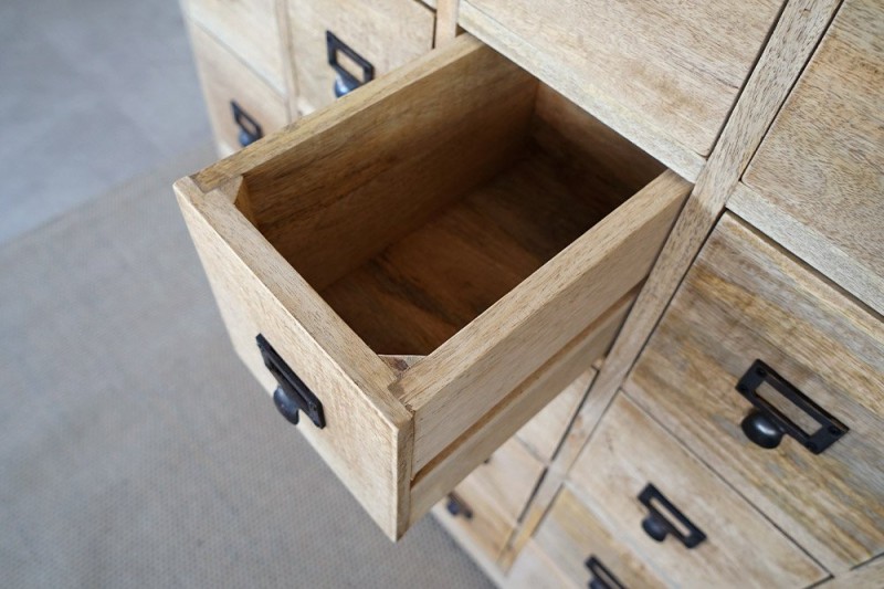 Meuble de rangement en bois massif à tiroirs
