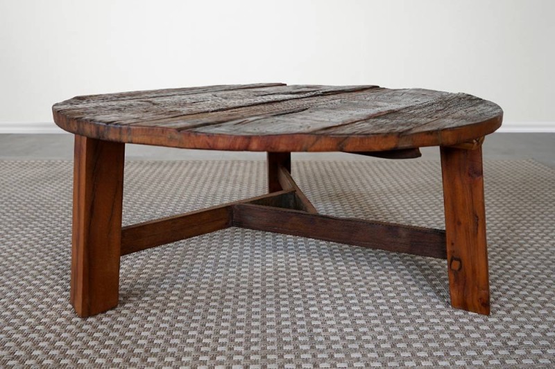 Table basse ronde en bois recyclé ancien - Reborn