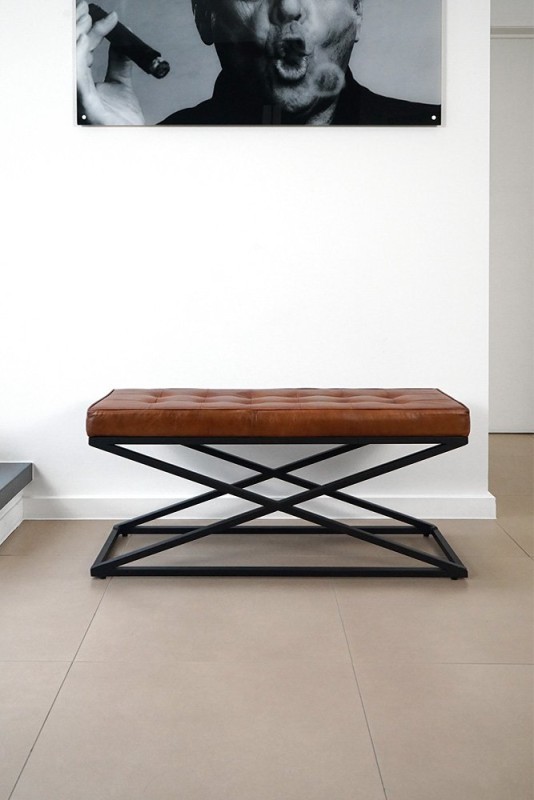Banc en cuir naturel et metal