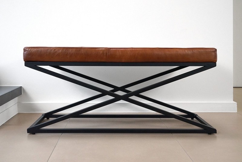 Banc en cuir naturel et metal