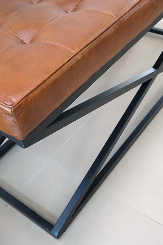 Banc en cuir naturel et metal