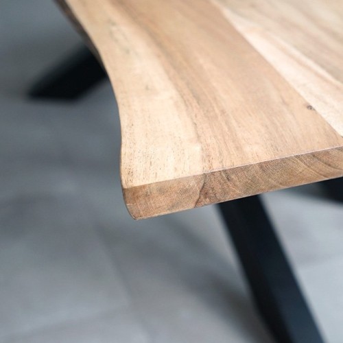 Table basse avec plateau en bois massif à bord naturel - Mikado