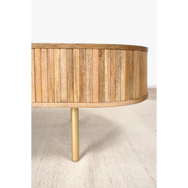 Table basse en bois massif avec pieds en laiton - Unami