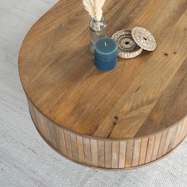 Table basse en bois massif avec pieds en laiton - Unami