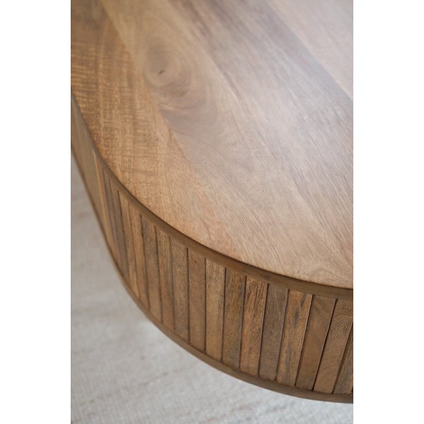 Table basse en bois massif avec pieds en laiton - Unami