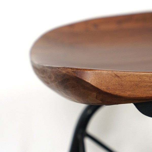 Tabouret en acier et bois
