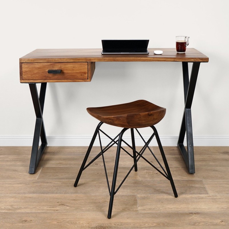 Bureau en bois massif et pieds en métal