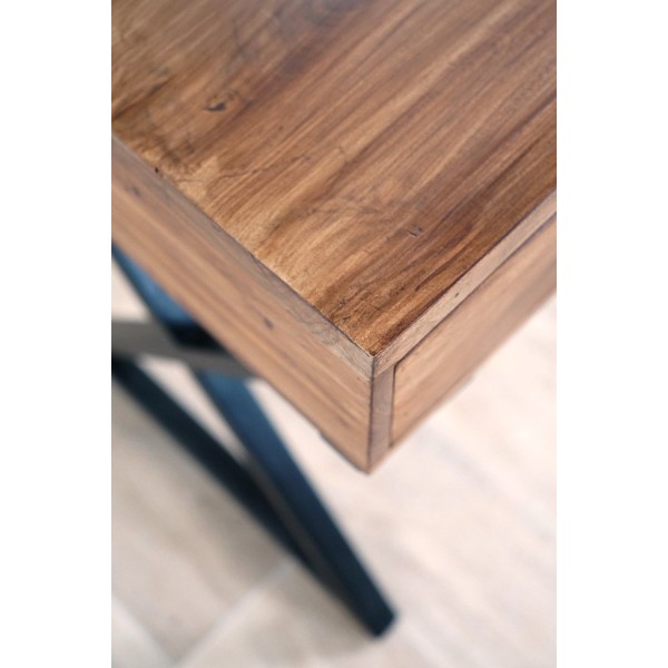 Bureau en bois massif et pieds en métal